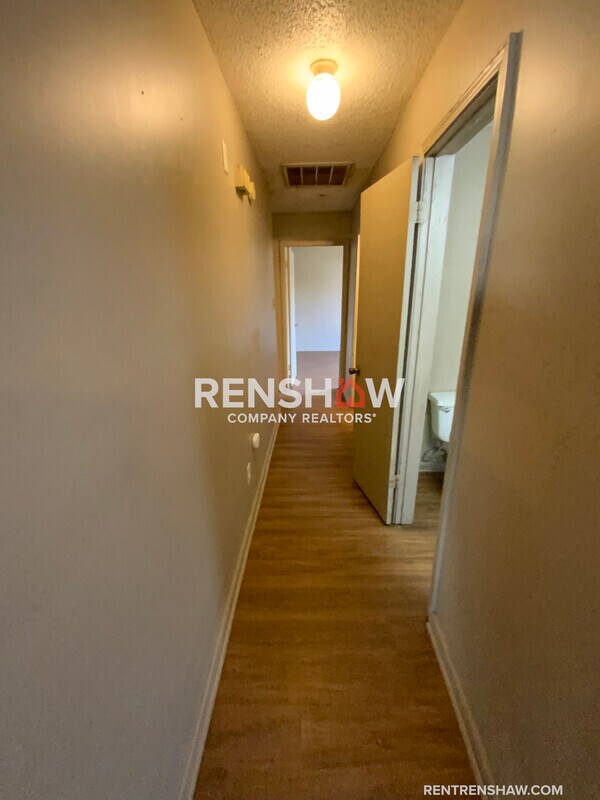 Building Photo - 320 Harton Ave