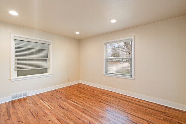 Building Photo - 1218 S Roosevelt St