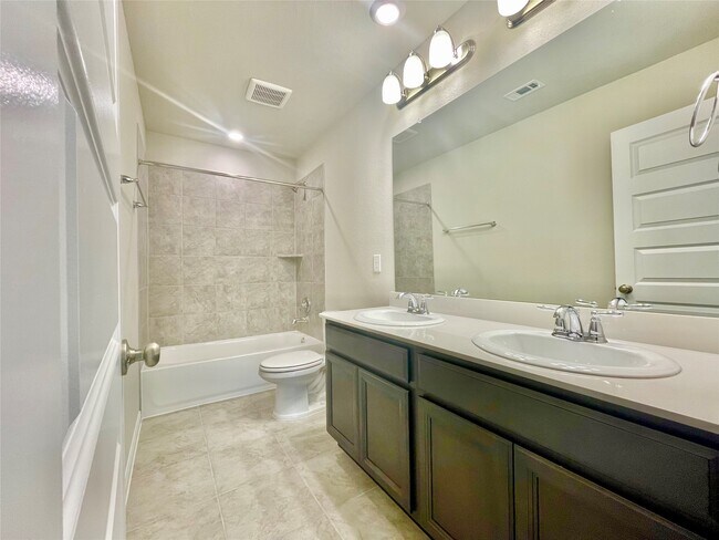 Building Photo - 17526 Rosette Grass Dr