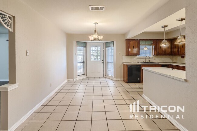 Building Photo - 606 Meadow Grove Dr