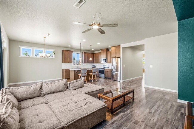 Building Photo - 3 bed 2 bath Home for Rent-Quincy