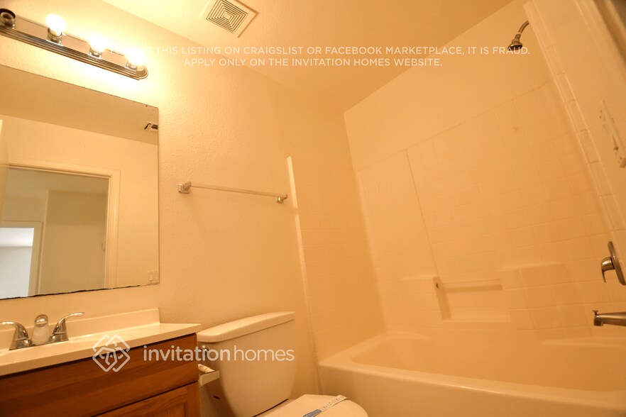 Building Photo - 2222 W Bowker St