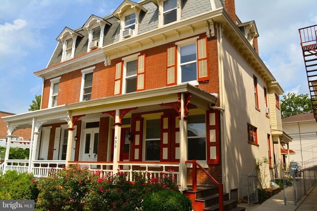 Building Photo - 435 S High St