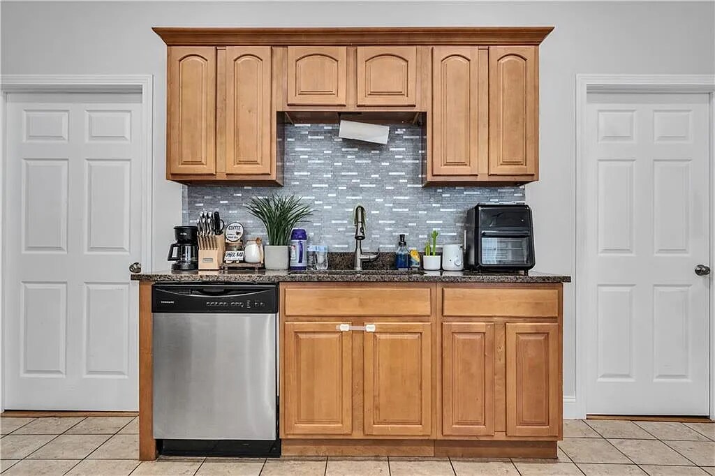 Building Photo - 186 Federal St