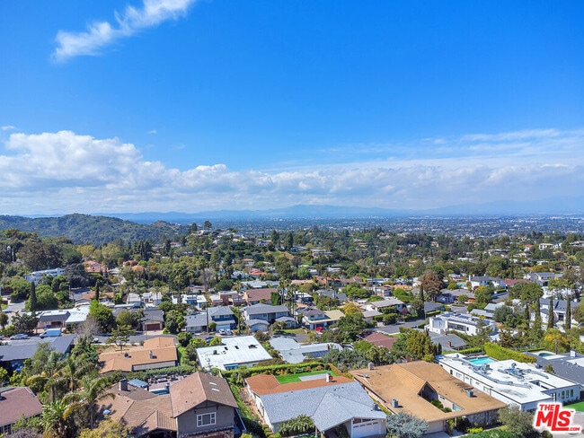 Building Photo - 2925 Dona Susana Dr