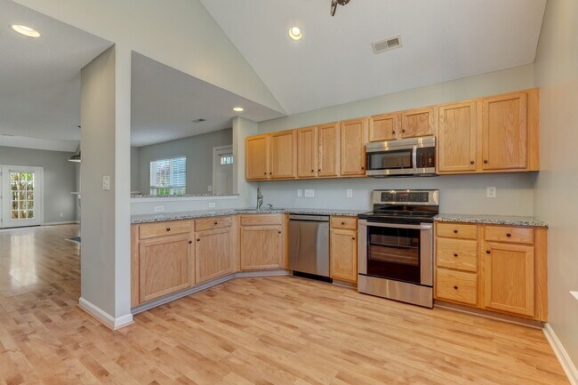 Building Photo - 35 Cambridge Oak Cir