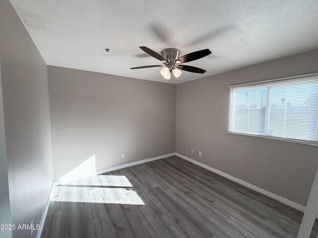 Building Photo - 6301 W Earll Dr