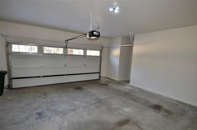 Building Photo - 9617 Solana Vista Loop