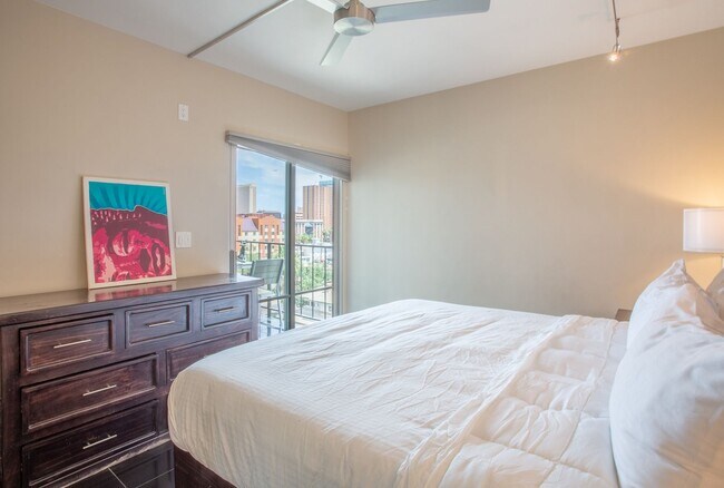 Building Photo - READY TO VIEW NOW! Gorgeous Downtown Phoen...