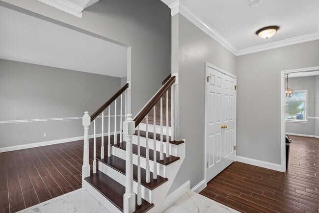 Building Photo - 898 Gunston Ct