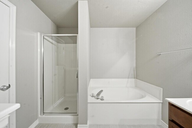 Building Photo - 10710 N 146th E Ave