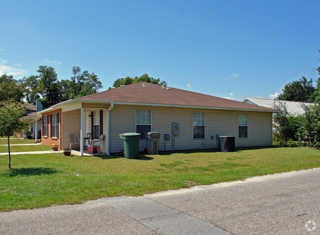 Building Photo - 6991-6997 Marie Ave
