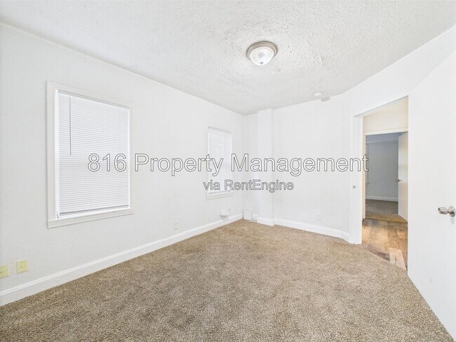 Building Photo - 5611 Olive St