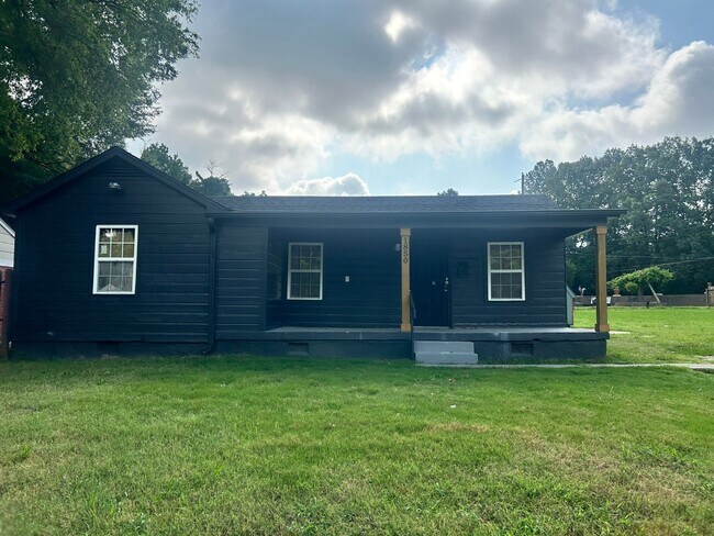 Primary Photo - 1850 Davis Cir
