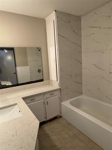 Building Photo - 304 Burgett St