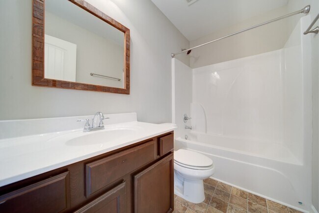 Building Photo - 226 Saxony Way