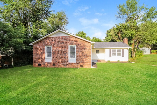 Building Photo - 126 Saturn Ln