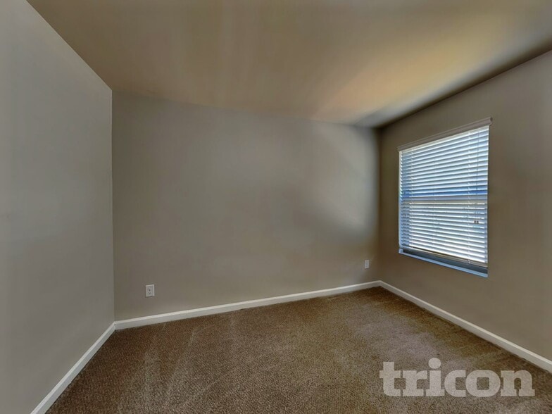 Building Photo - 1095 Lear Dr