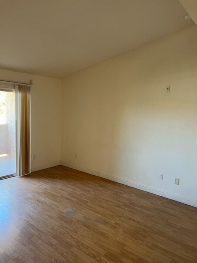 Building Photo - 1 Bedroom Unit Located in Copper Palms!