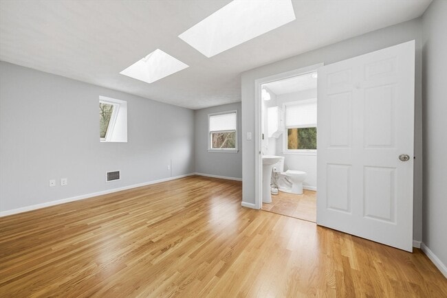 Building Photo - 184 Park St