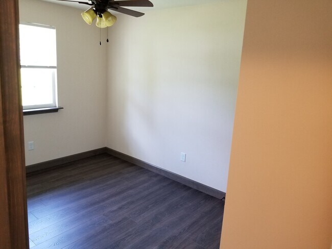 Building Photo - 434 Eagles Way