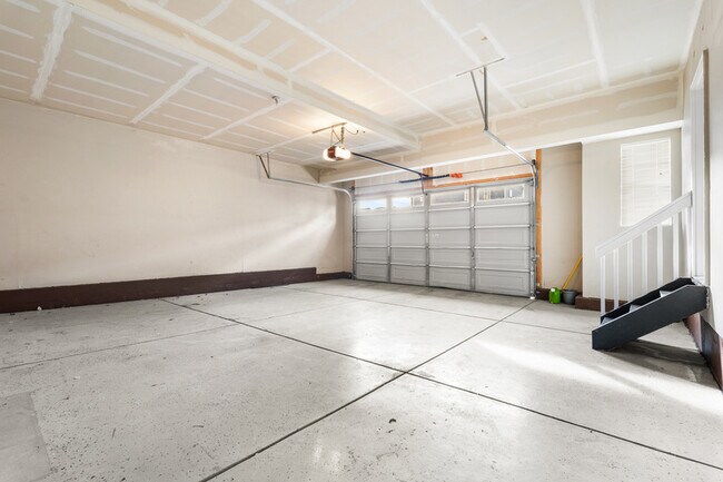 Building Photo - 17187 E Cedar Gulch Dr