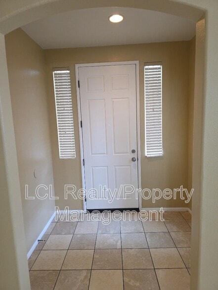 Building Photo - 1737 Dobell St