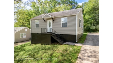 Building Photo - 854 E Happy Hollow Dr