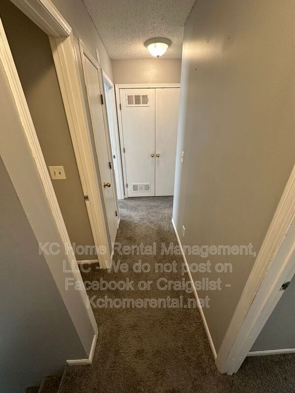 Building Photo - 506 Sky Vue Dr