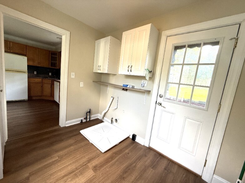 Building Photo - 11702 Kings Ln