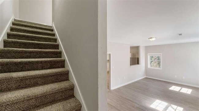 Building Photo - 848 Ridge Ave NW