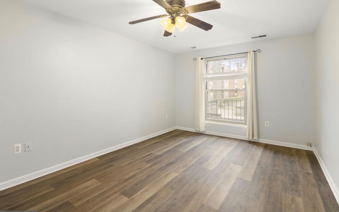 bedroom - 3354 Woodburn Rd