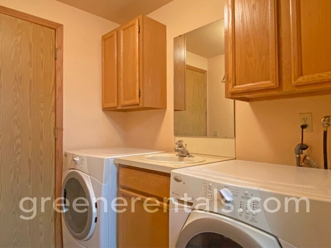 Building Photo - Adorable 2BR 1.75BA Home on Tumwater Hill