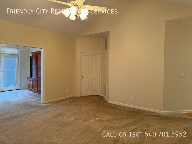 Building Photo - Beautiful Duplex at Spring Oaks
