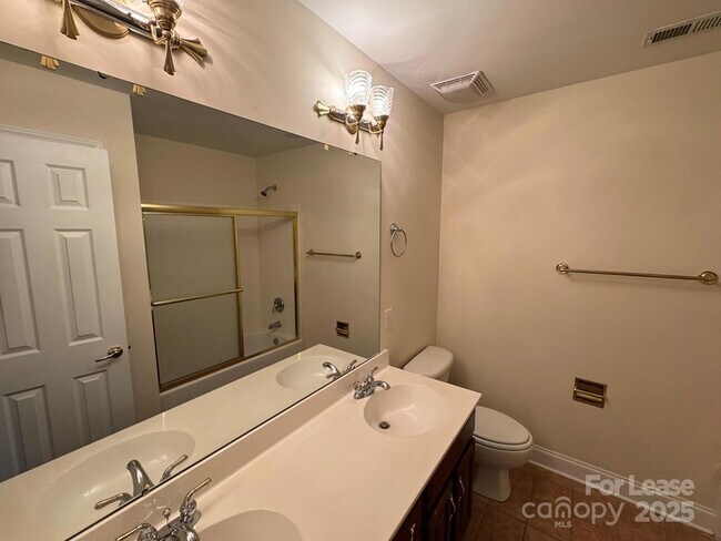 Building Photo - 7127 Weddington Brook Dr