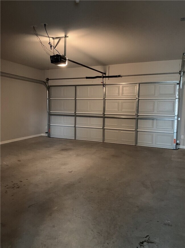 Building Photo - 3901 SW Peachwood Dr