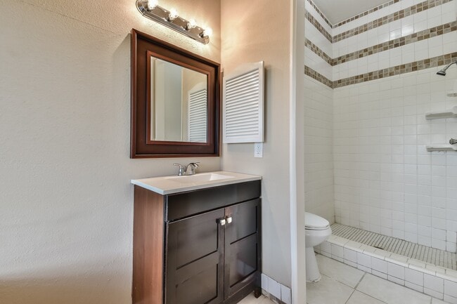 Building Photo - 9503 Bent Spur Ln