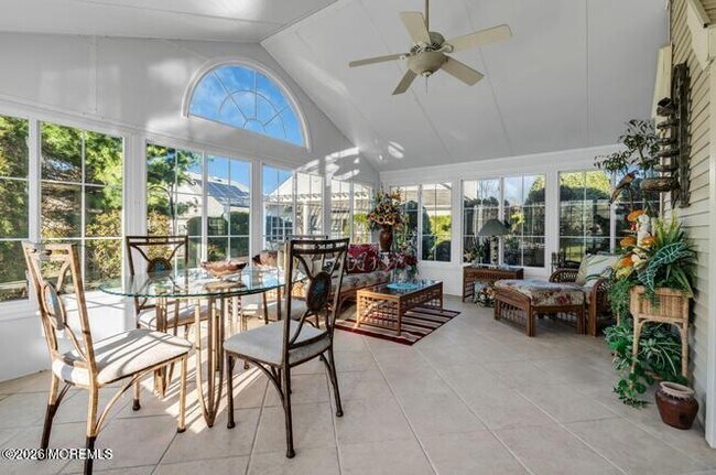 Building Photo - 6 Castile Ct