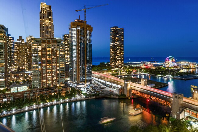 Building Photo - 420 E Waterside Dr