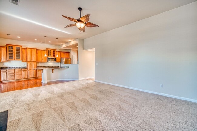 Building Photo - Incredible Home In Gated Community/Simpsonville