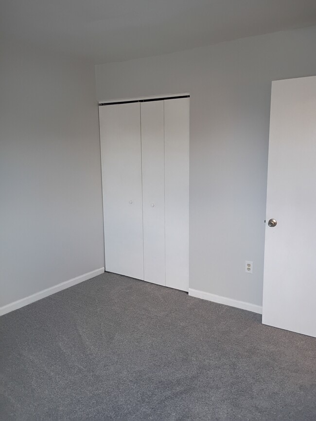 Building Photo - 25 Walnut Mill Ln