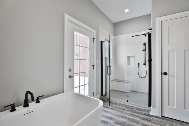 Building Photo - 370 S Washington Ave