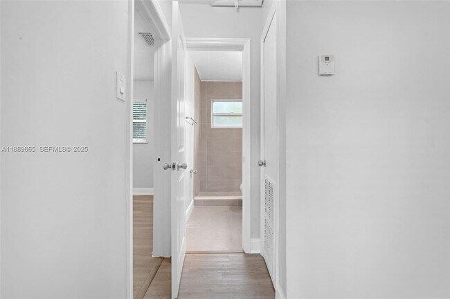 Building Photo - 746 SW 4th St