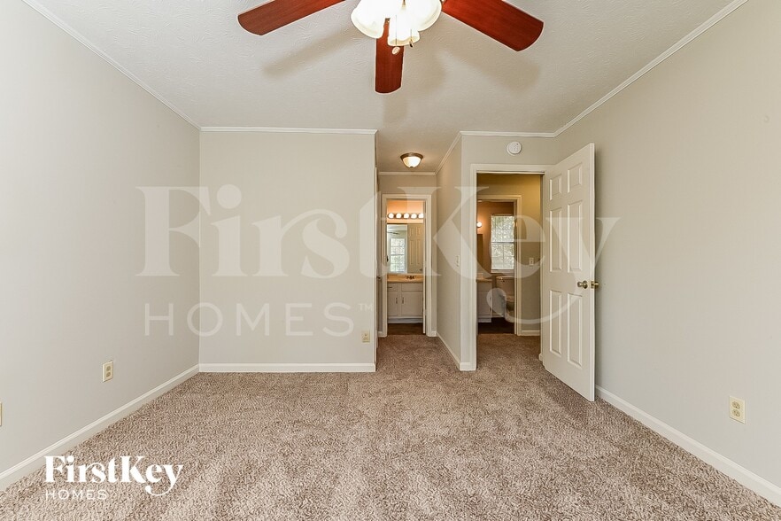 Building Photo - 6256 Valdez Dr