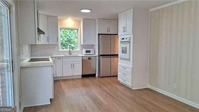 Building Photo - 1176 Converse Dr NE