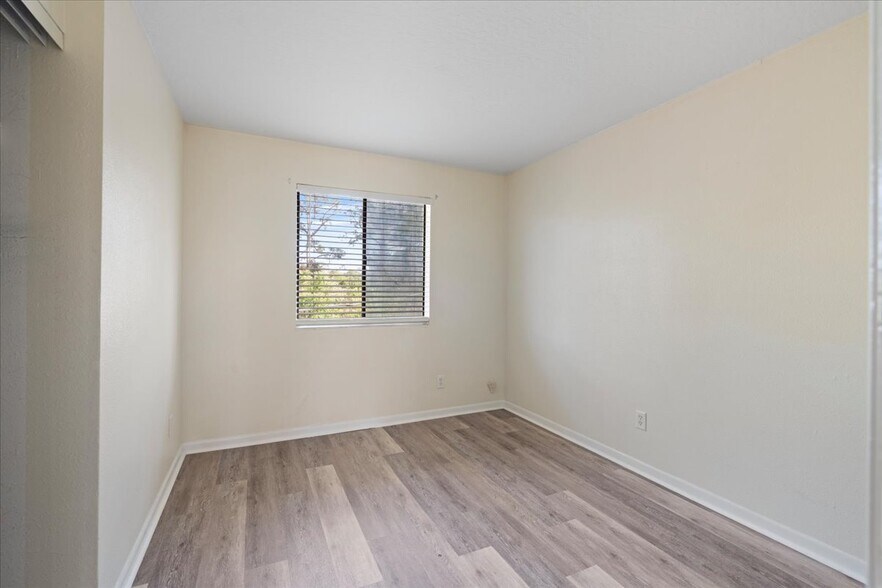 Building Photo - 1884 Agora Cir SE