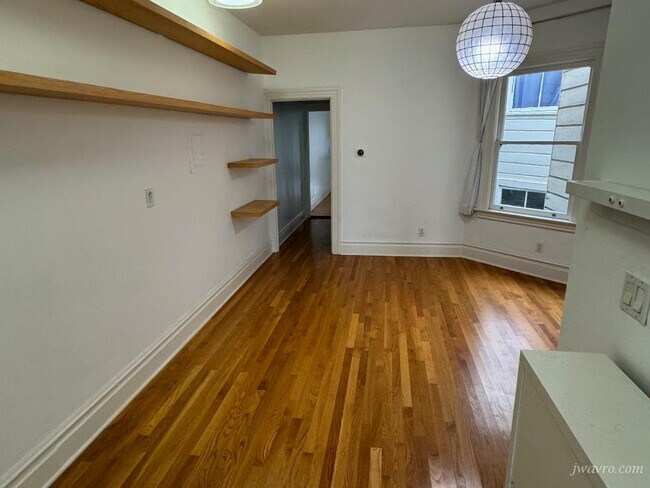 Building Photo - 628 Broderick St