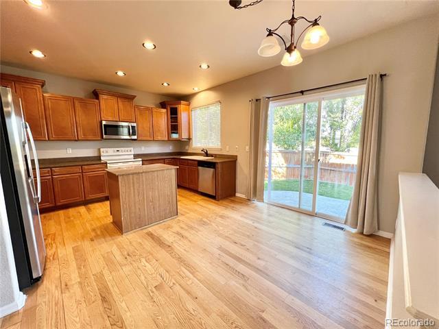 Building Photo - 5001 Laurelglen Ln