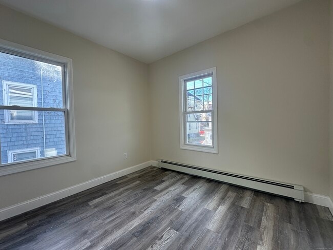 Building Photo - 85 Twiss St