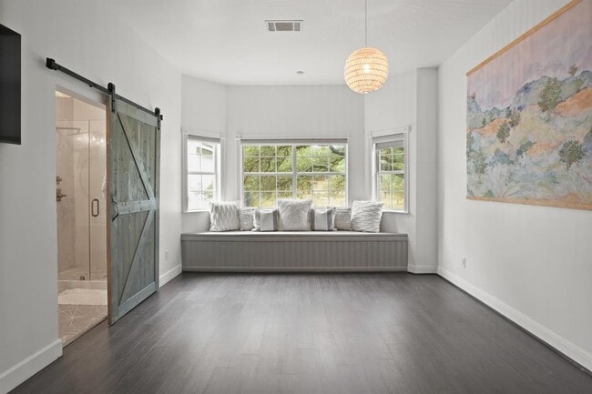 Building Photo - 510 Camino De Rancho